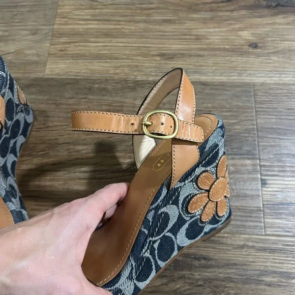 Women’s Coach Tan and Blue Wedge Sandals- size 8 - Picture 9 of 9